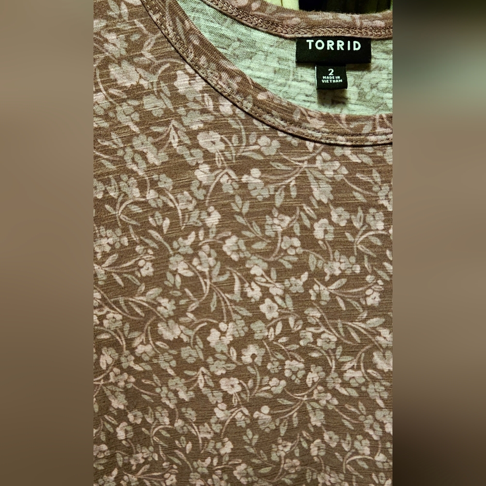 EUC Torrid Mauve Floral Dress Sz 2 - Picture 3 of 3